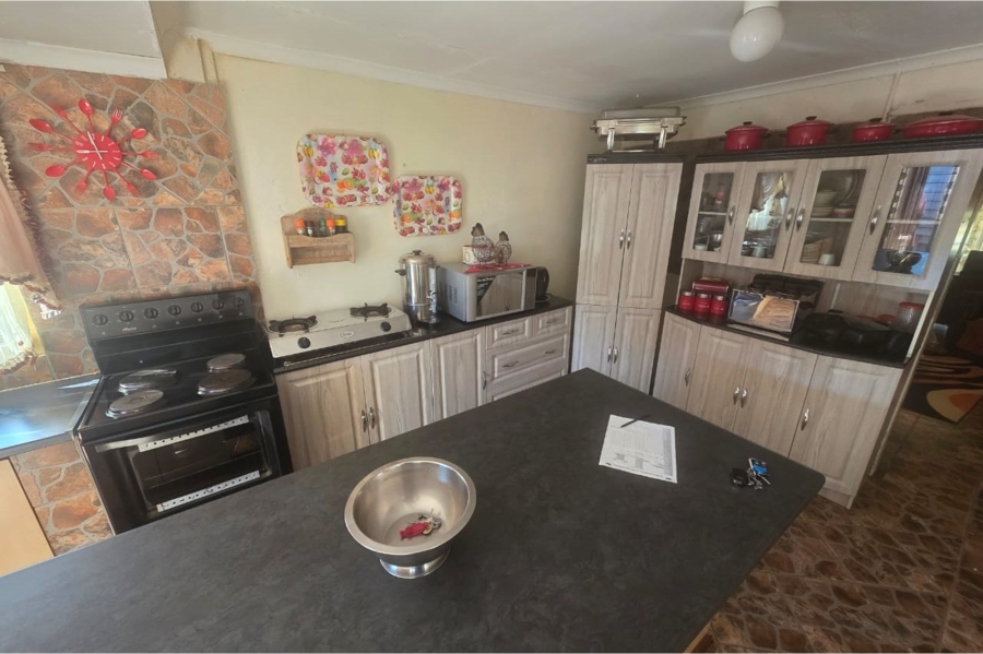 2 Bedroom Property for Sale in Roodepan Northern Cape